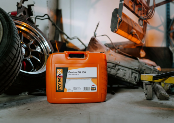 Firefly Gemini Flash change the big text to Gevitro FG 150 and smaller text to Food Grade Gear Oil ins 105745